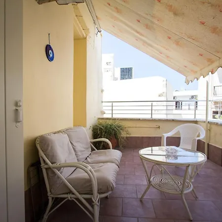 Vibrant Ottoman In Heart Of Venetian Town *