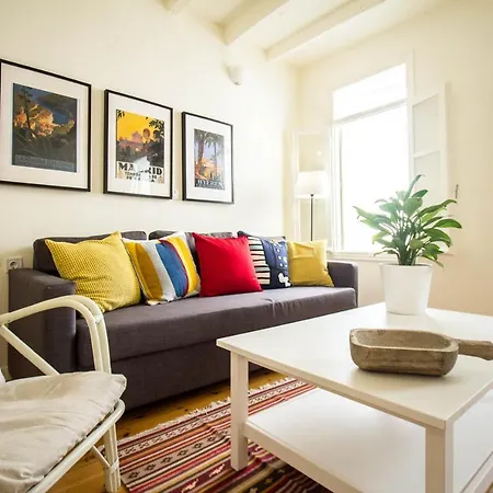 Vibrant Ottoman In Heart Of Venetian Town * La Canea